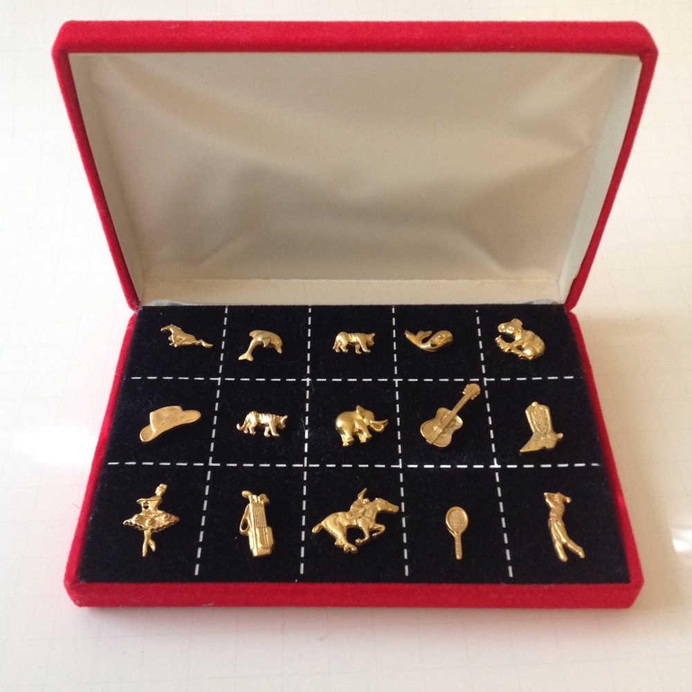 Vintage gold tone lapel pin set - Picture 2 of 8